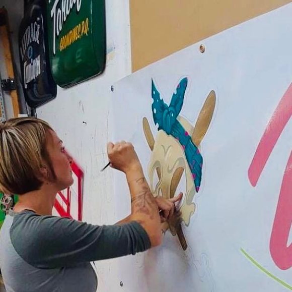 Meet your Posher, Vicky - Picture 1 of 1